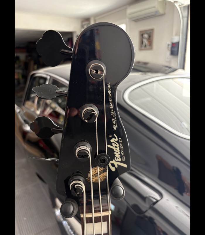 Basse Fender "Vampire Hellriser" Olivier Ledroit et Georges Douna